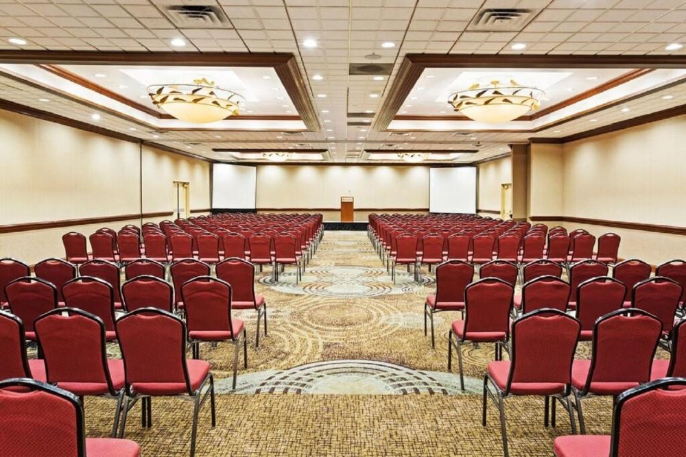 Crowne Plaza Knoxville Downtown University