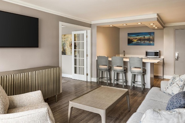 Crowne Plaza Knoxville Downtown University Main image